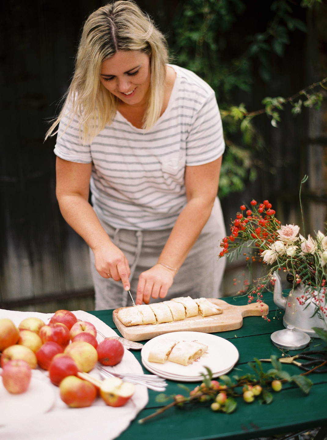 Silvia Fischer. Echte Kuchenliebe. Apfelschlangerl Rezept Foodblog & Backbuch