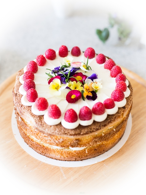 Naked Cake backen mit Hofer und Silvia Fischer