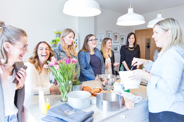 Naked Cakes Backkurs mit Silvia Fischer. Backen mit Hofer.